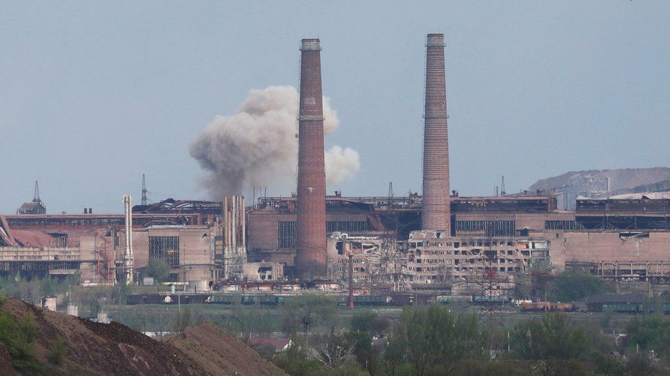 Mariupol fighting: More evacuations from besieged city on Friday, UN says