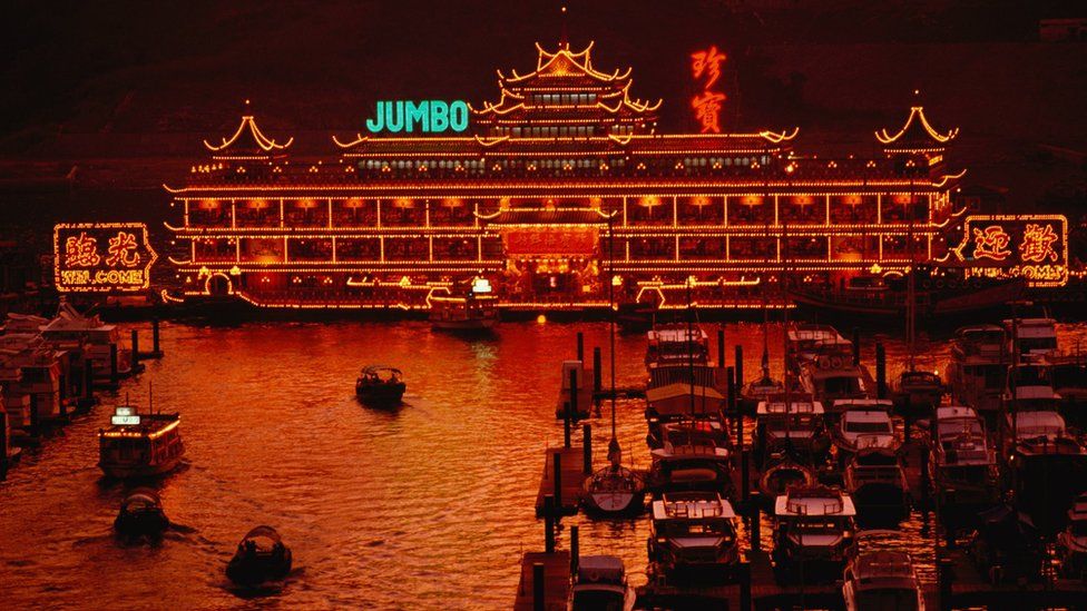 Hong Kong: Iconic floating Jumbo restaurant sinks