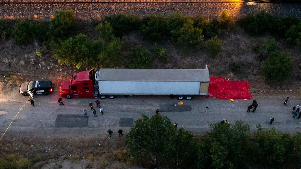 Texas migrant deaths: At least 40 found dead in abandoned lorry