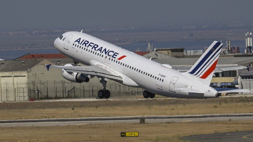 Two Air France pilots suspended after cockpit fistfight