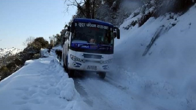 Snowfall obstructed transport resumes in seven districts