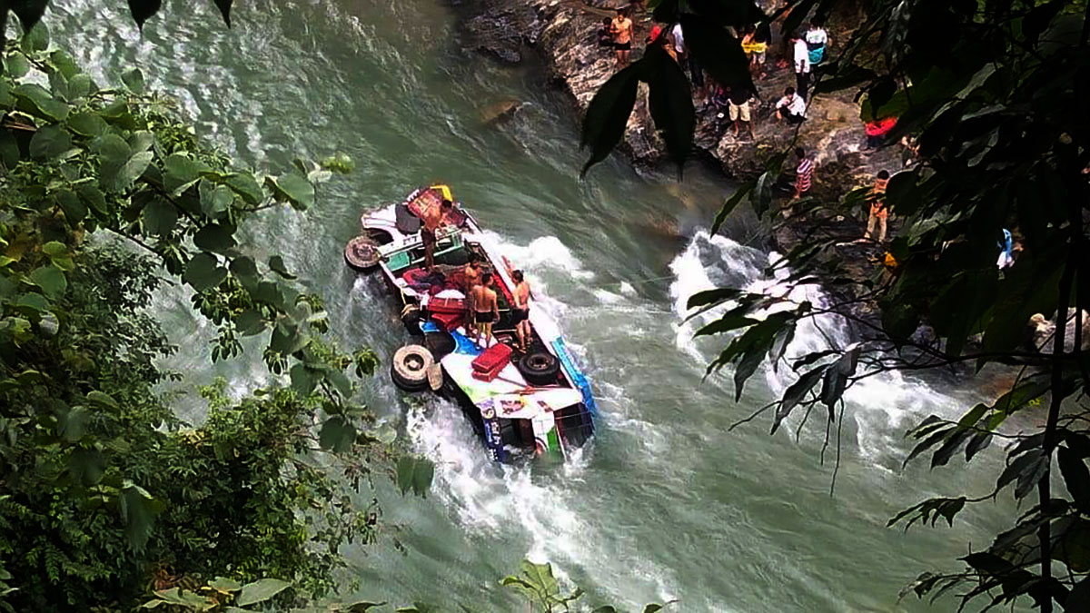 रोल्पामा बस दुर्घटना, चालकसहित २ जनाको मृत्यु