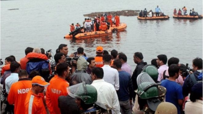भारतको गोदावरी नदीमा ६१ जना सवार डुङ्गा डुब्यो, ११ को मृत्यु