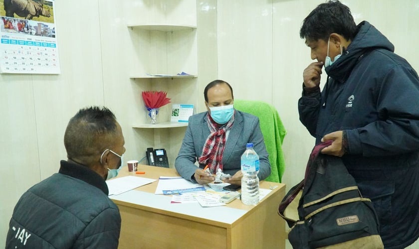 अल्का अस्पतालद्वारा मधुमेहका बिरामीको निःशुल्क स्वास्थ्य परीक्षण