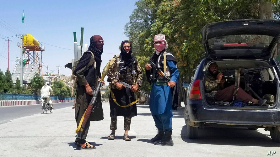 अफगानिस्तानको त्रास : विदेशी फर्किए, नेपाली अझै काबुलमै