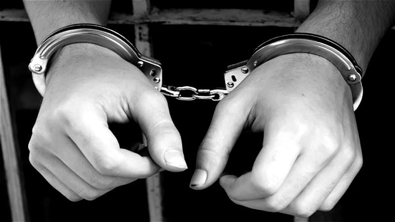 Engineer arrested with bribe money