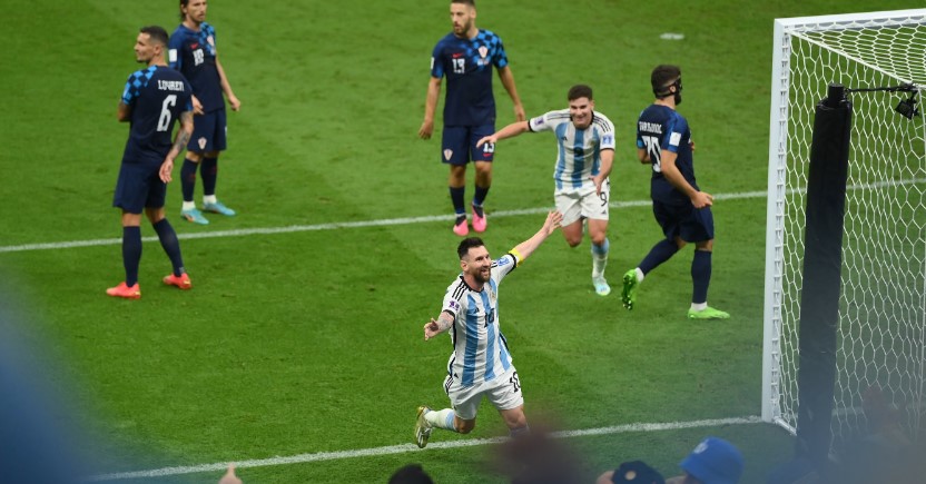 Magic Messi leads Argentina into World Cup final