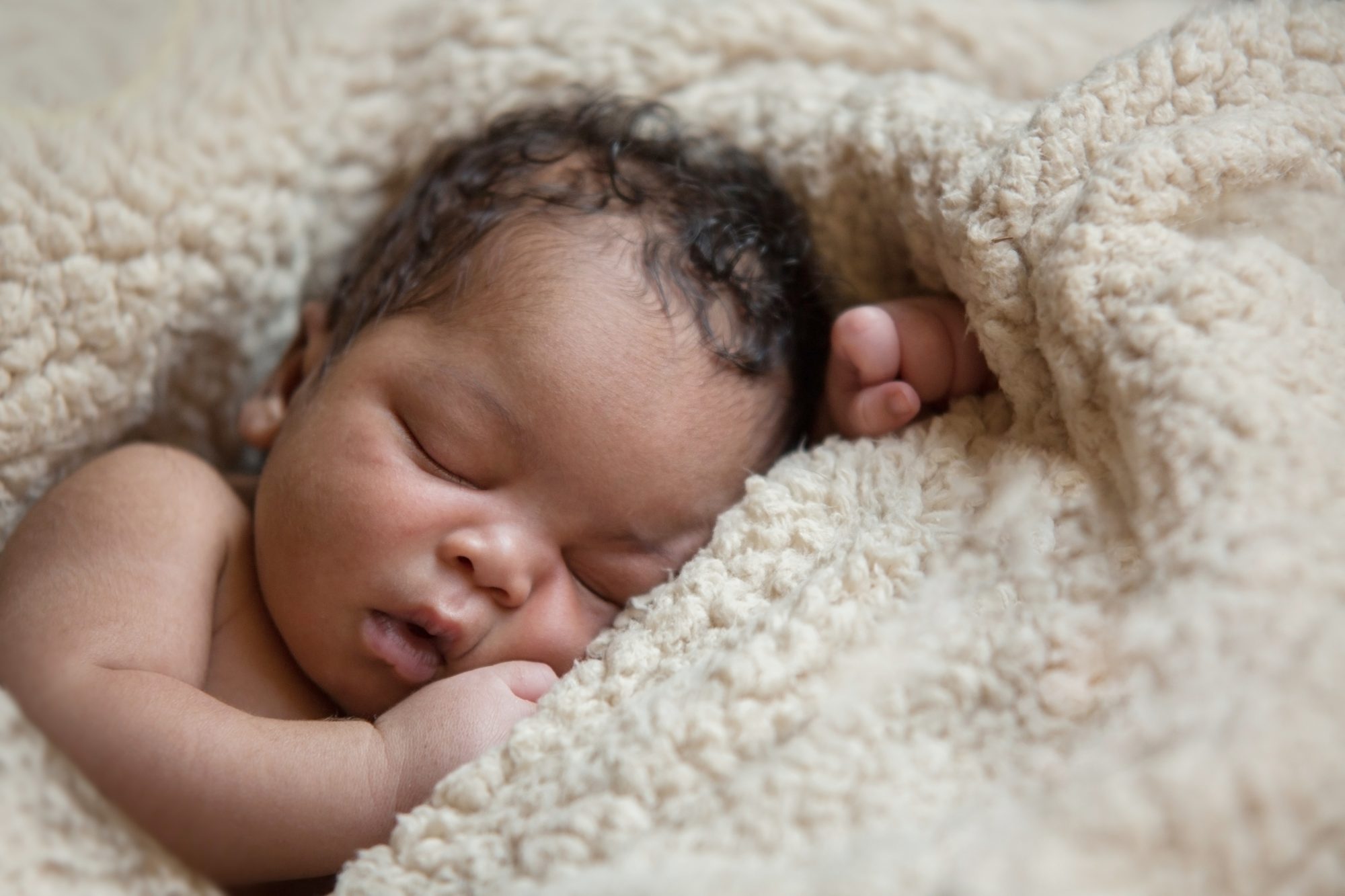 शिशुमा यी कारणले हुनसक्छ क्याल्सियमको कमी, थाहा पाउनुहोस् क्याल्सियमको कमीका लक्षण