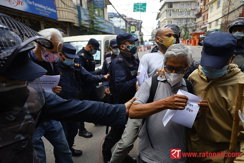 Civil society activists arrested as they demonstrate against ‘political interference’ in Medical Education Commission (Photo Feature)