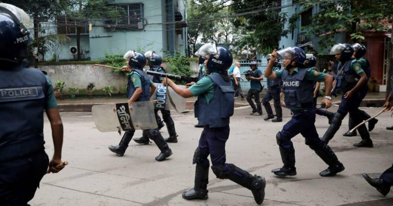 Bangladesh police fire rubber bullets, tear gas at new opposition protests