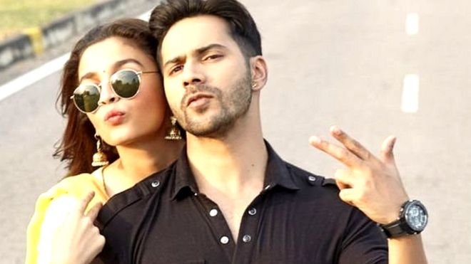 बुवाको अगाडि कहिले पनि चुम्बन गर्दिनँः वरुण धवन