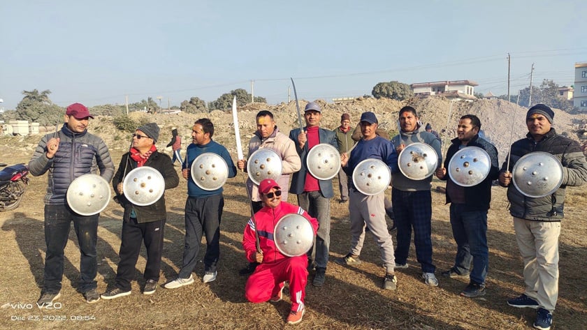 सुदूरपश्चिमको बस्तीमा प्राचीन युद्धकालीन भुवा अभ्यास हुँदै