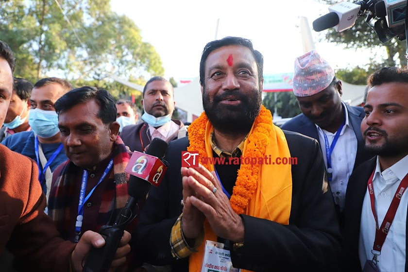 Nidhi not to align himself with Deuba in run-off