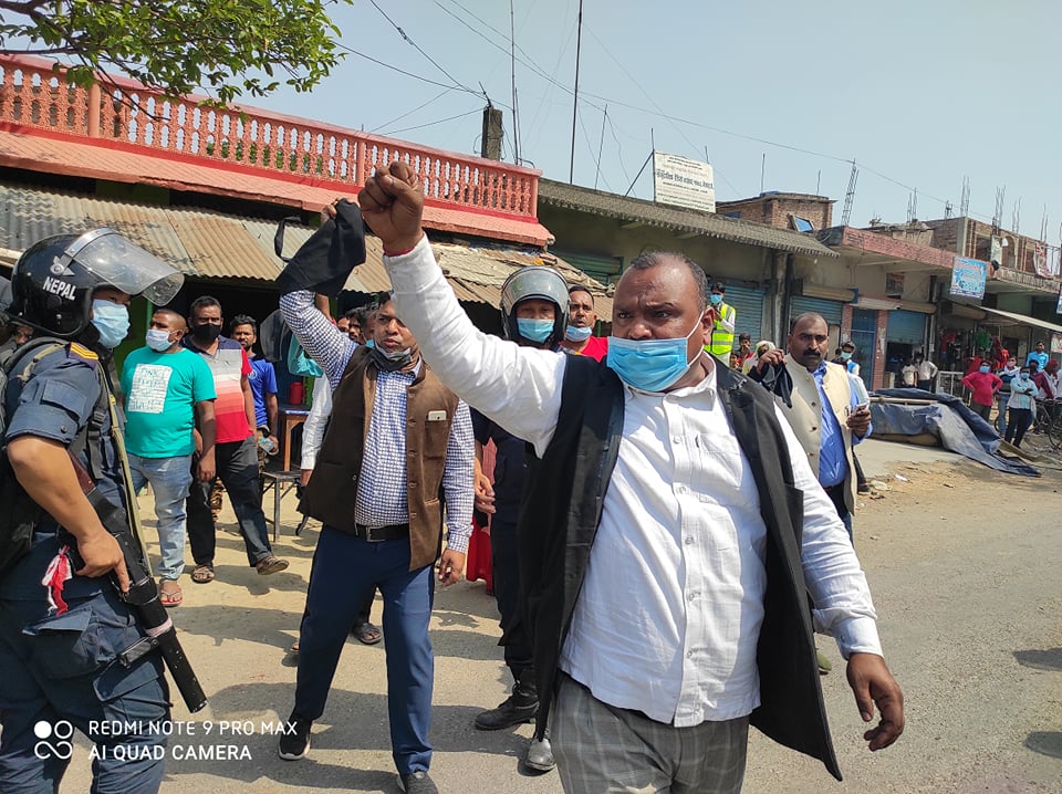लुम्बिनीमा लफडा : जसपाका मन्त्रीलाई पार्टीकै कार्यकर्ताले देखाए कालोझण्डा