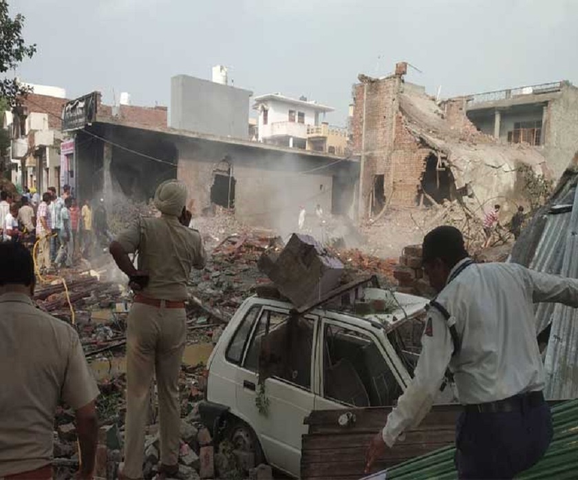 भारतमा पटाका कारखानामा विस्फोट: मृत्यु हुनेको संख्या २२ पुग्यो (अपडेट)