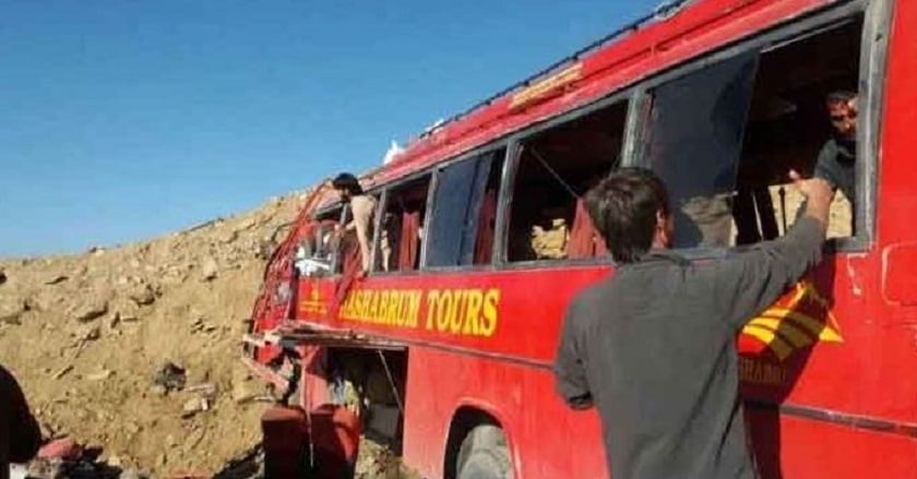 पाकिस्तानमा बस दुर्घटना, २६ को मृत्यु, १२ जना घाइते
