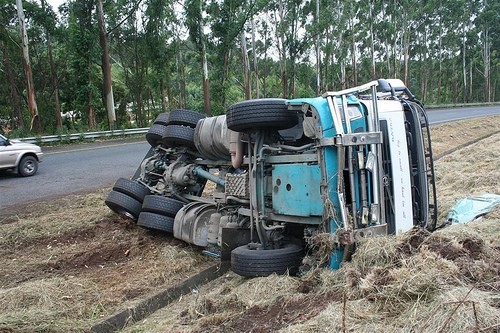 14 injured in road mishap