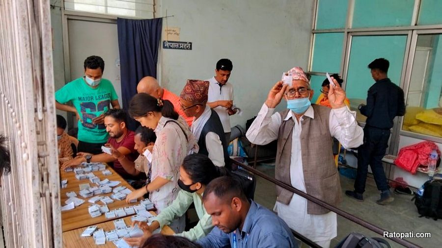बुटवलमा चुनावी रौनक : आयोगको तयारी पुरा, मतदाता उत्साहित (तस्बिरहरु)
