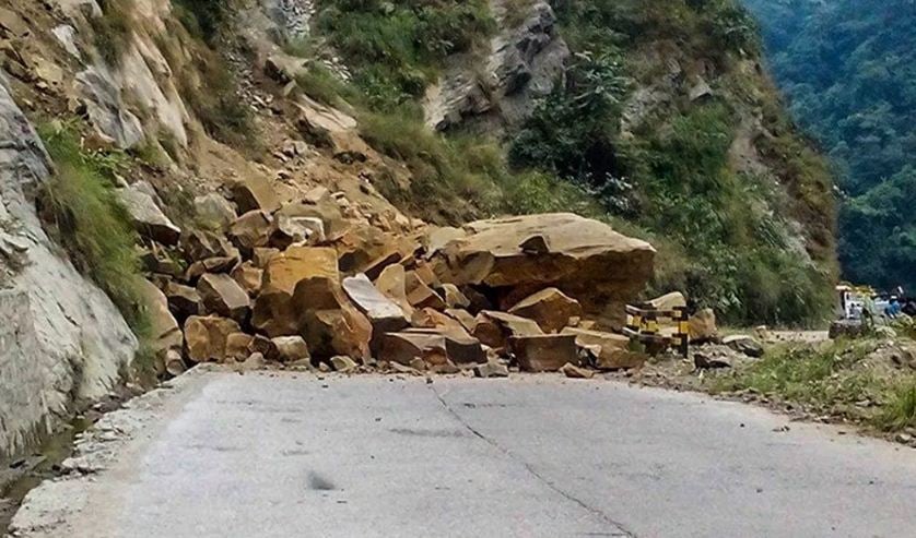 Landslide obstructs Butwal-Tansen road section