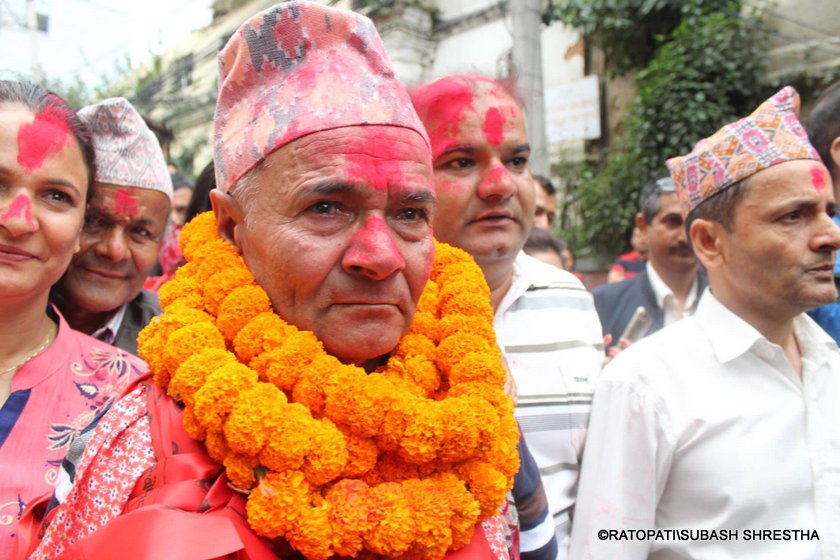   रिहा हुँदा भावुक बने छविलाल पौडेल, स्वागतका लागि बाजागाजासहित पुगे समर्थक (फोटोफिचर)