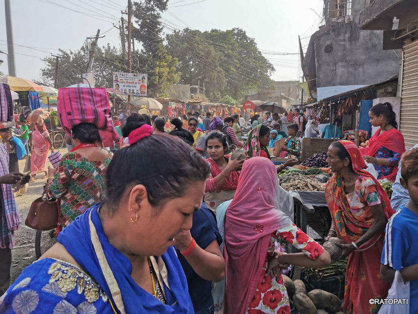 विराटनगर र जोगबनी बजारमा छठपर्वको रौनक, तस्बिरमा हेरौं