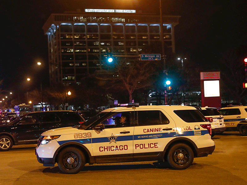 Gunman kills three at Chicago hospital