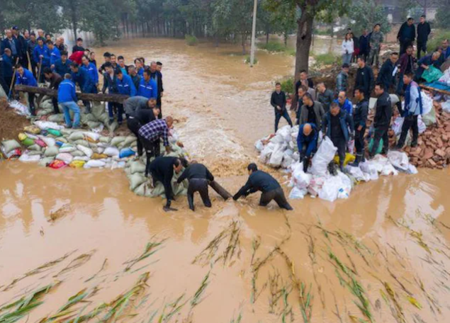 खानीमा बाढी पस्दा चीनमा चौध जनाको मृत्यु