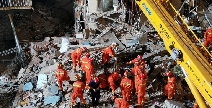 चीनमा होटल भवन भत्किँदा ८ जनाको मृत्यु, ९ जना हराए