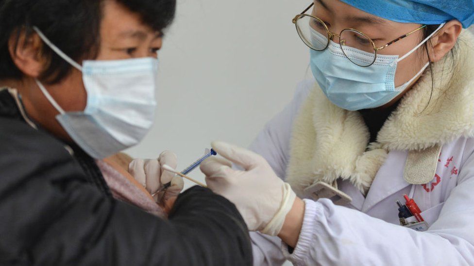 कोरोनाको त्रास : दुई प्रान्तमा ४२ संक्रमित फेला परेपछि चीनमा १० दिनमा १० करोडले लगाए खोप