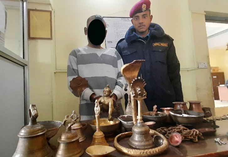   मन्दिरमा चोरी गर्ने एक युवक पक्राउ