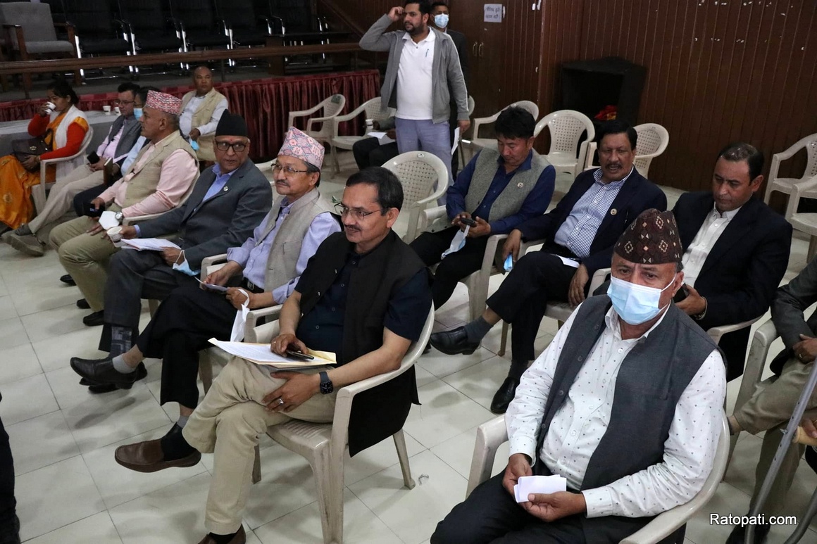 काँग्रेस केन्द्रीय समिति बैठक : चुनाव प्रचारमा खटिएका प्रतिनिधि रिपोर्ट बुझाउँदै