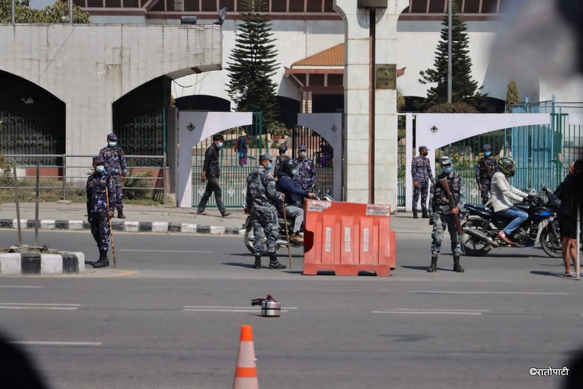 PHOTOS: ‘Cooker Bomb’ detected in front of federal parliament building