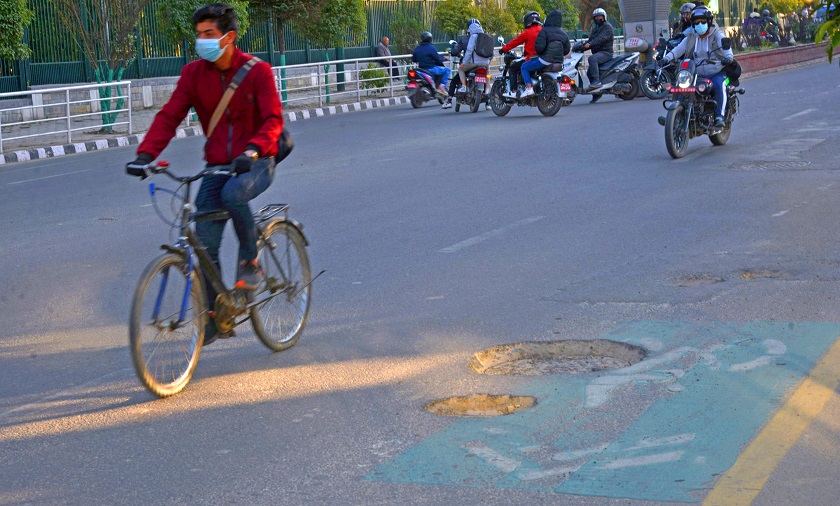 अतिक्रमणमा ललितपुरका साइकल लेन (फोटोफिचर)