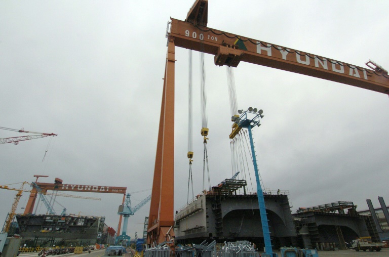 Hyundai shipbuilding stocks plunge on grim earnings forecast