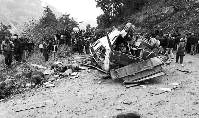 The death toll in Sindhupalchowk bus accident reaches 14