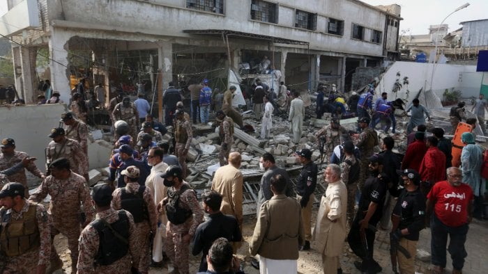 Explosion at Pakistan bank kills at least 14