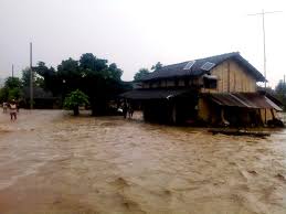 Flood submerges 500 houses