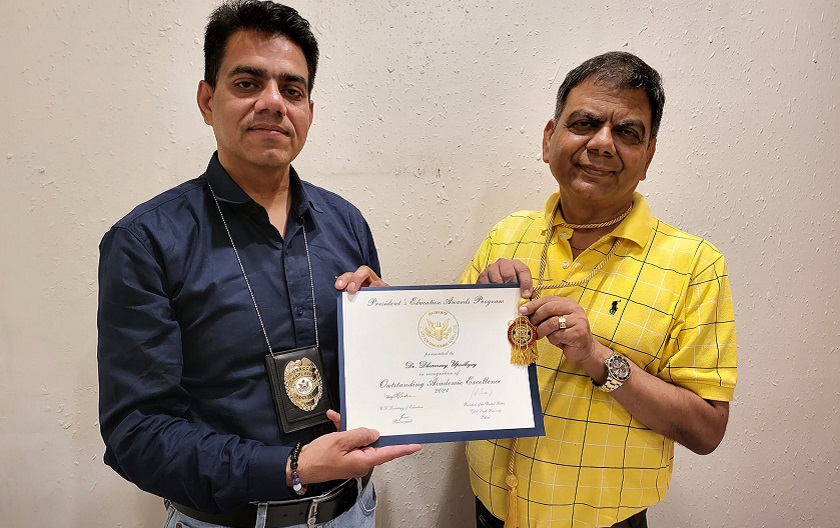 गीतकार उपाध्यायले पाए अमेरिकाको ‘प्रेसिडेन्ट अवार्ड अफ एजुकेसन एक्सिलेन्स’