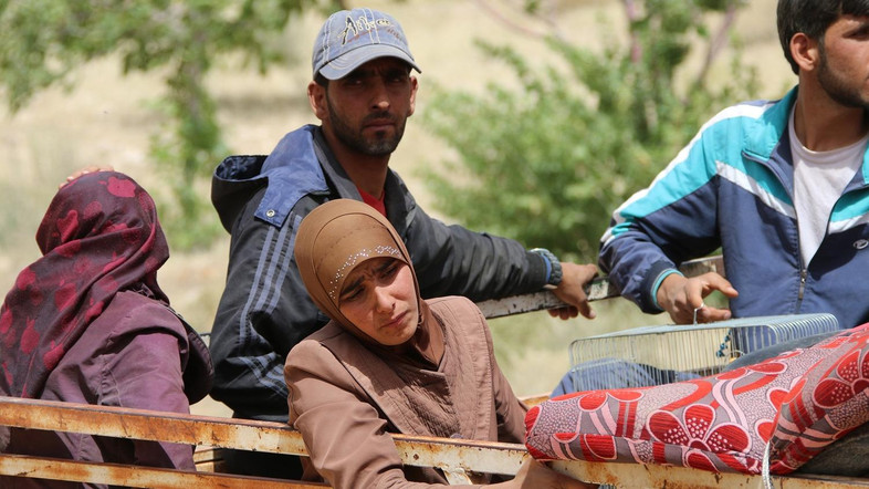 500 Syrian refugees return from Lebanon
