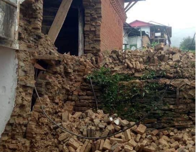 खोटाङ भूकम्प अपडेट : एक घर ढल्यो, ४७ घर चर्किए
