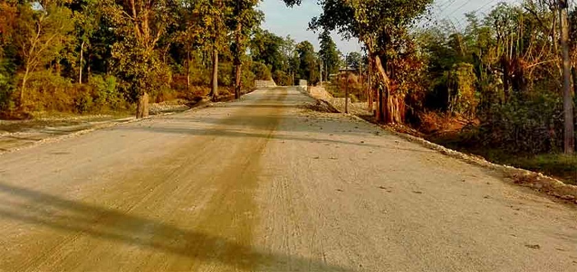 दाङमा स्थानीयवासीको अवरोधले हुलाकी राजमार्ग निर्माण सुस्त