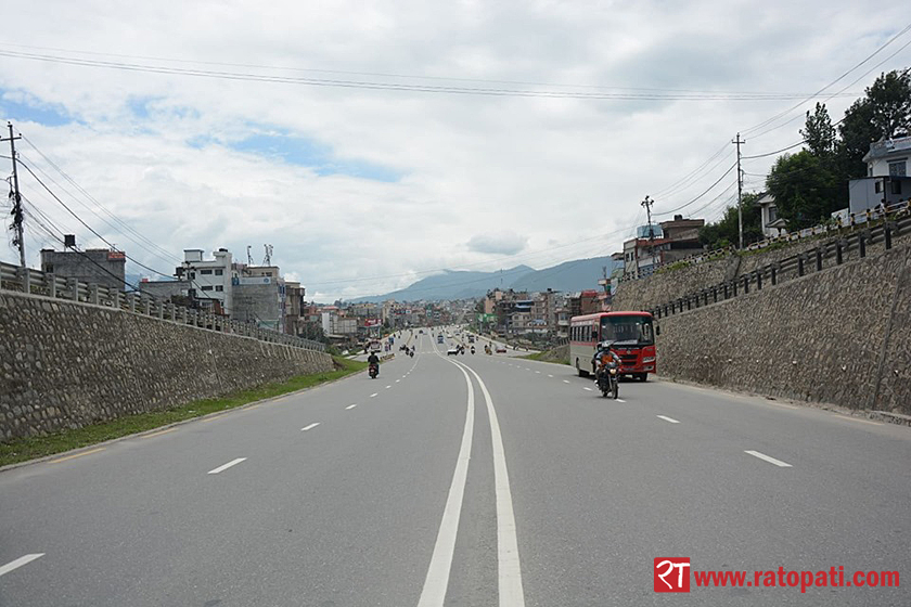 कोरोनाको त्रास : फेरि सुनसान देखिन थाले काठमाडौँका सडक (फोटोफिचर)