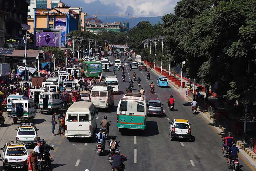 काठमाडौं उपत्यकामा अझै भएन सार्वजनिक सवारीसाधनको ‘रुट’ व्यवस्थापन