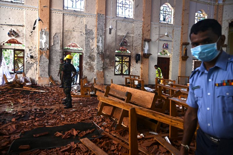 Fresh arrests as Sri Lanka Easter attack toll hits 290