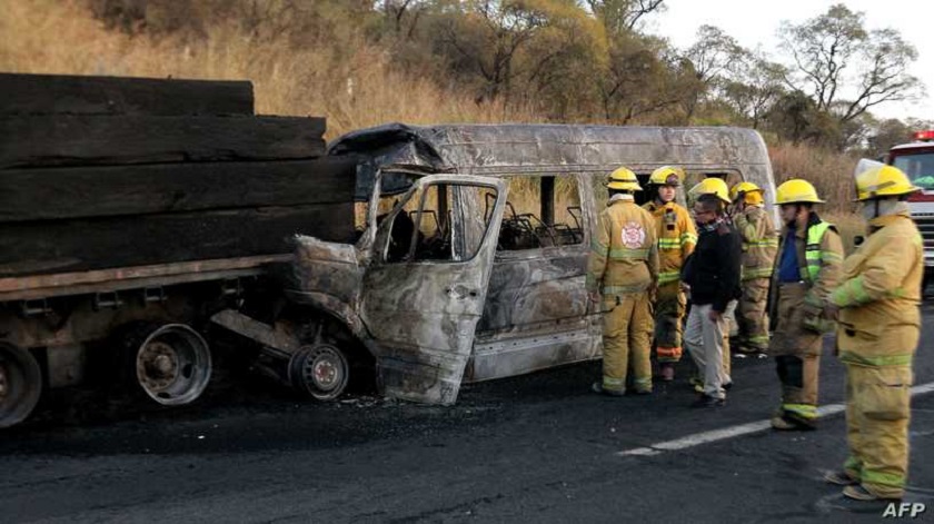 मेक्सिकोमा सडक दुर्घटनाः एउटै परिवारका १४ जनाको मृत्यु