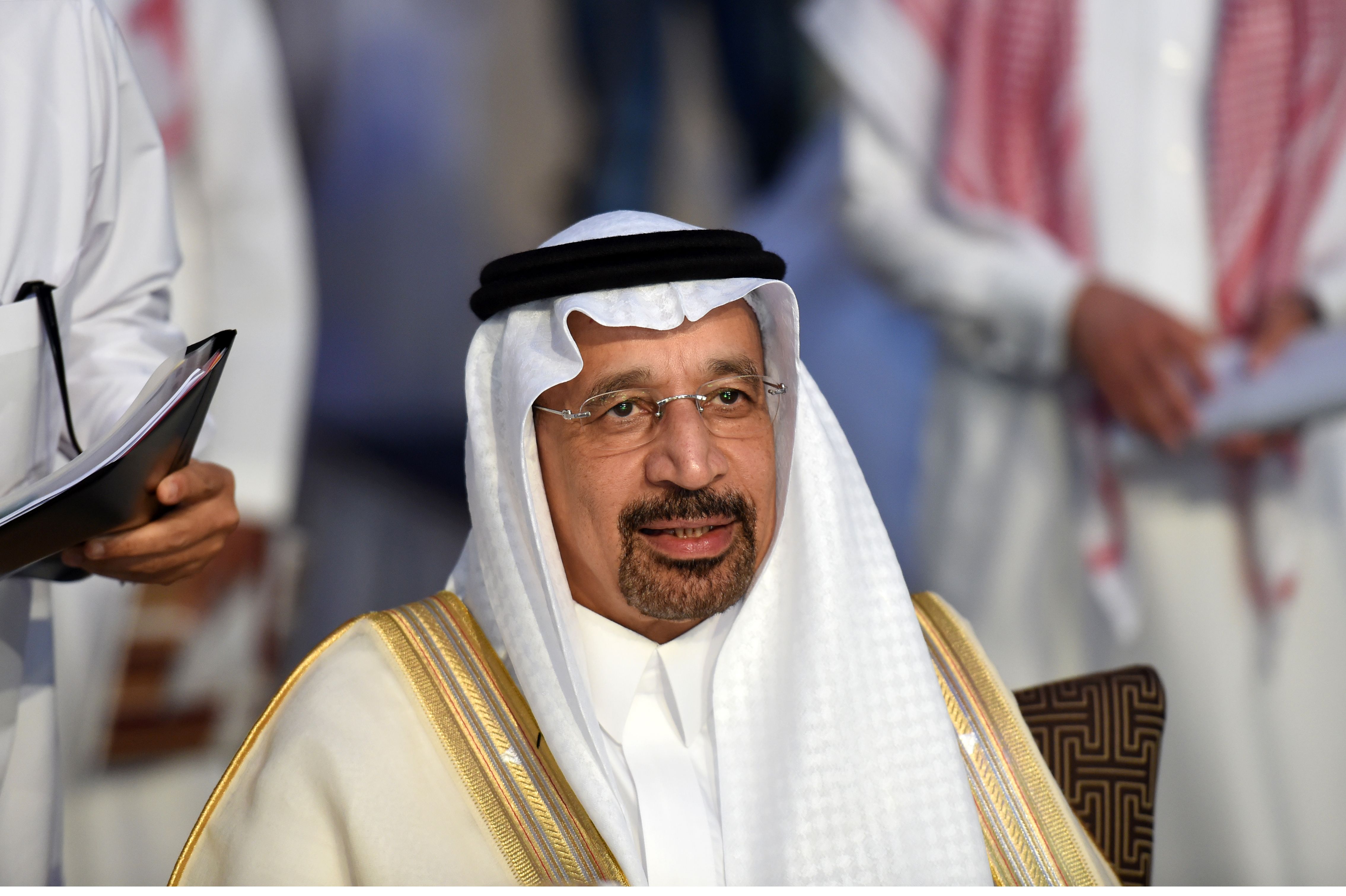 साउदी अरबका उर्जा मन्त्रीद्वारा दश लाख ब्यारेल तेल निर्यात घटाउन सुझाब
