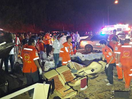 18 killed in Thai bus crash