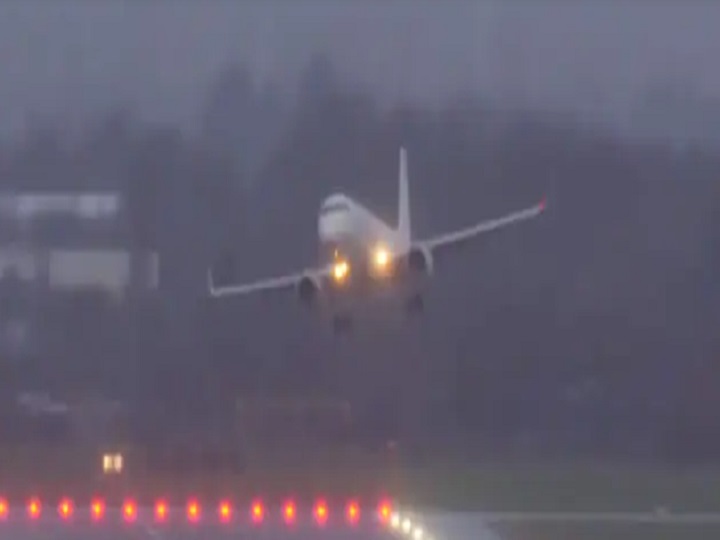 सियारा तुफान : हावाले विमान हल्लाएको भिडियो भाइरल बन्दै (भिडियो)