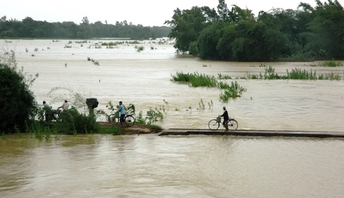 Power supply to three districts obstructed due to floods