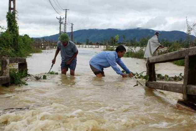 Flood kills 13 in central Vietnam